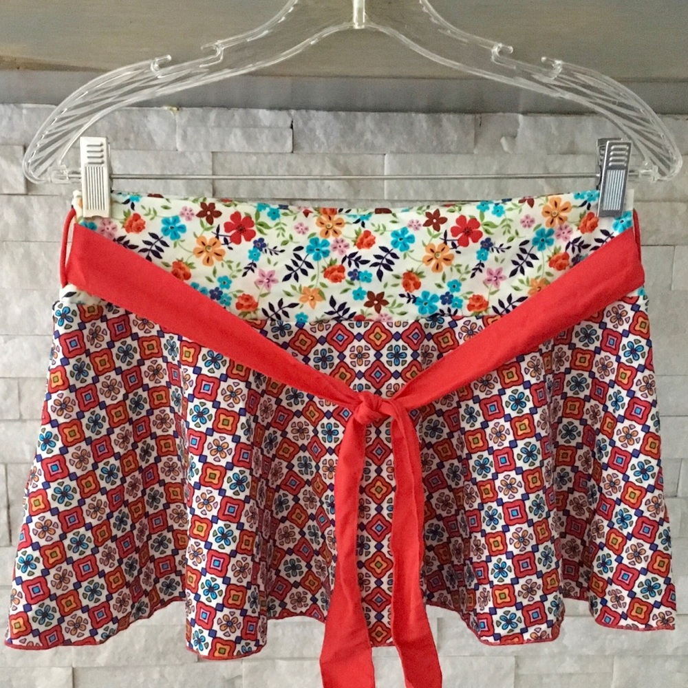 VICTORIA’S SECRET SWIM SKIRT SIZE SMALL